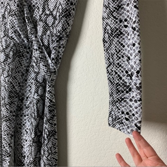 Good American The Runaway long sleeve snake print Wrap Dress - Picture 3 of 12